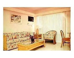 Sunshine Paradise Suites *** Paradise Island